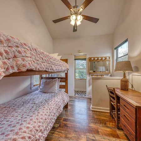 Bumblebee Lodge Ingram Экстерьер фото