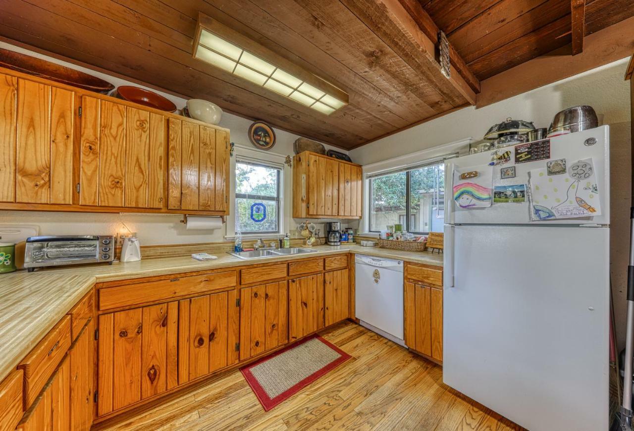 Bumblebee Lodge Ingram Экстерьер фото