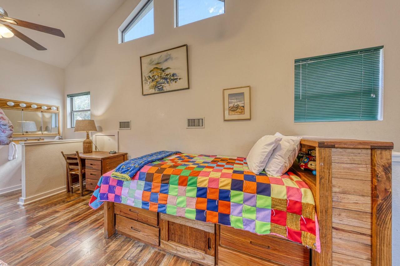 Bumblebee Lodge Ingram Экстерьер фото