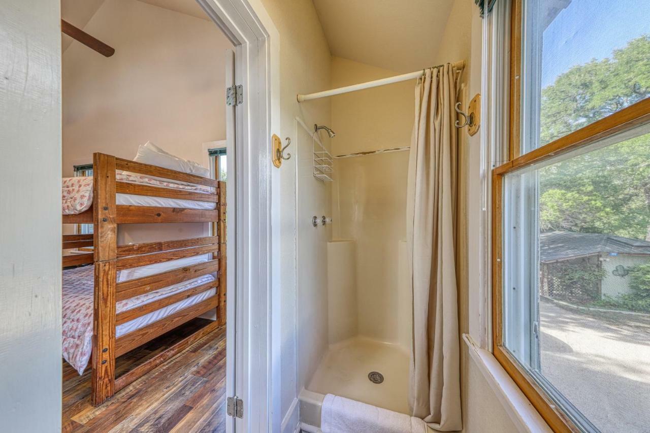Bumblebee Lodge Ingram Экстерьер фото