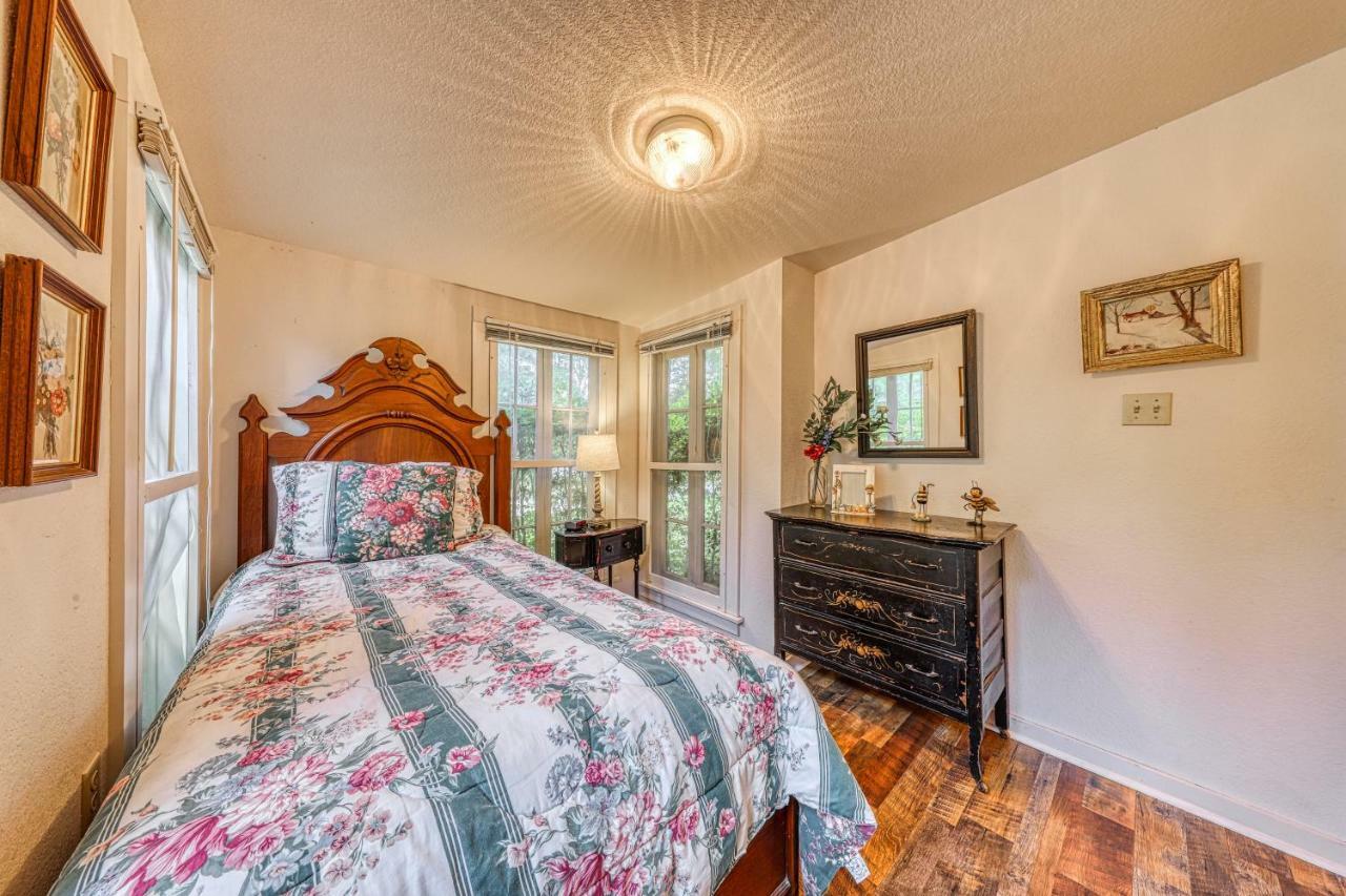 Bumblebee Lodge Ingram Экстерьер фото