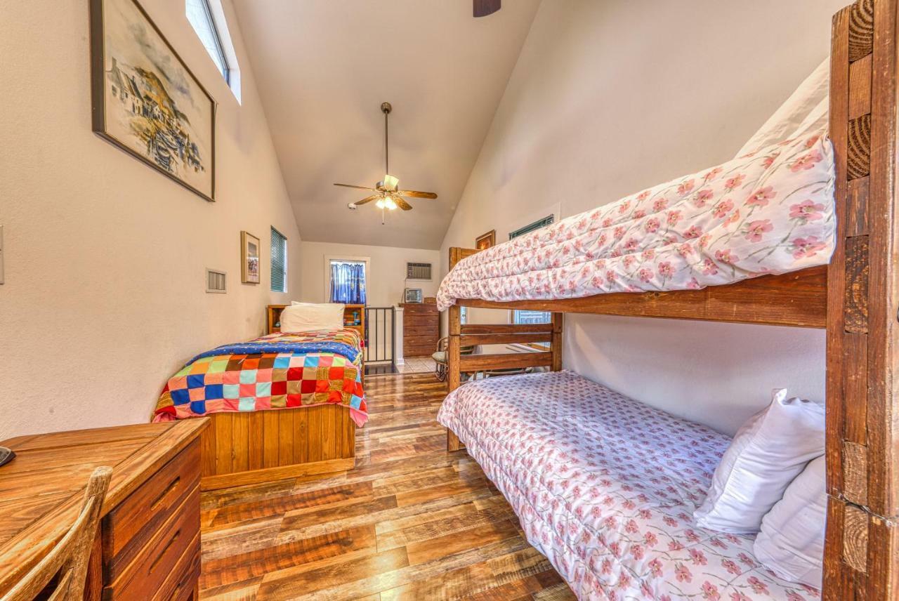 Bumblebee Lodge Ingram Экстерьер фото
